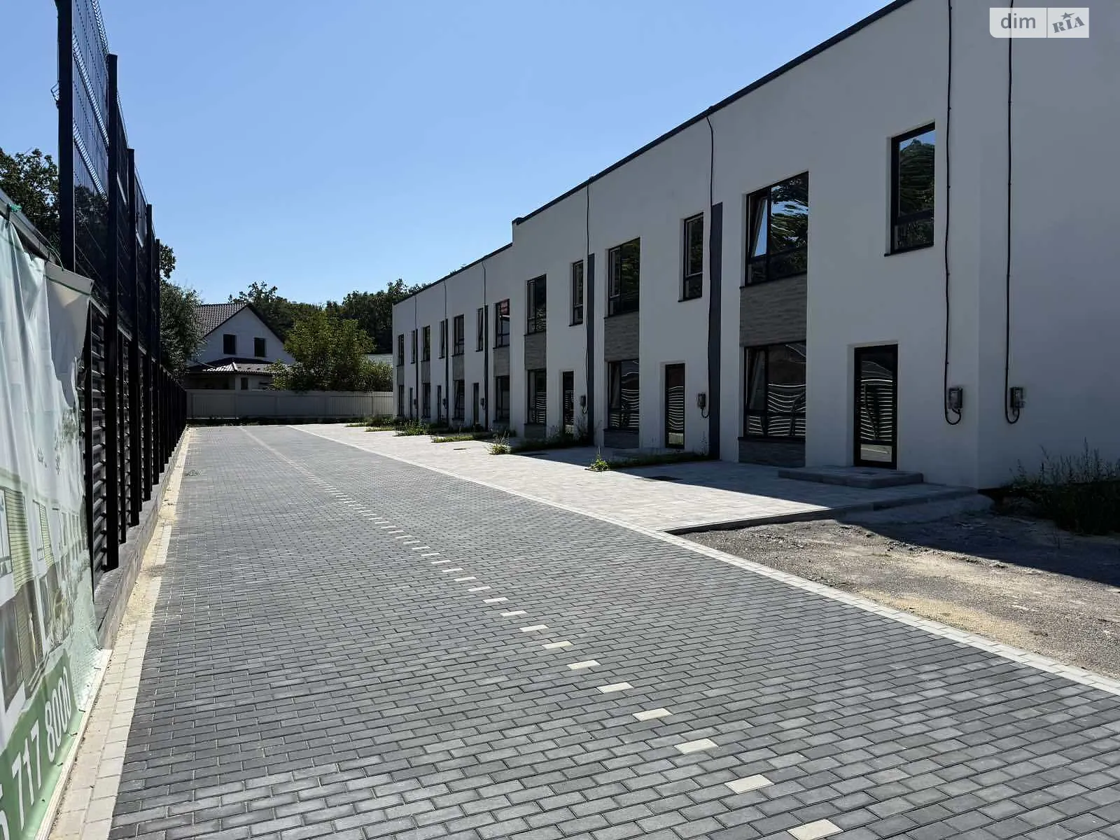 Продается дом на 2 этажа 110 кв. м с садом, цена: 72000 $ - фото 1