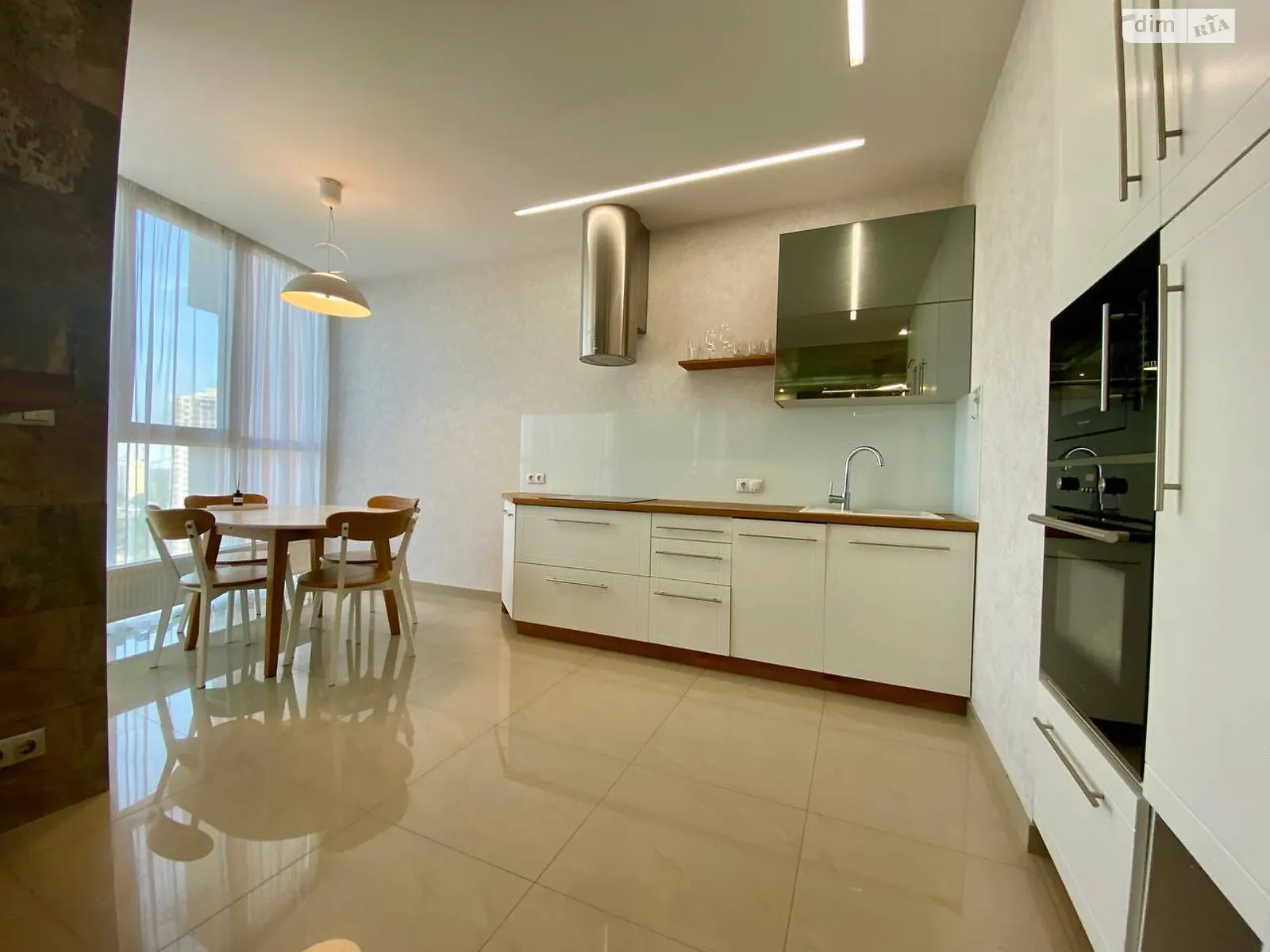 Продается 3-комнатная квартира 99 кв. м в Киеве, ул. Юрия Поправки(Николая Лебедева), 4/39А - фото 1