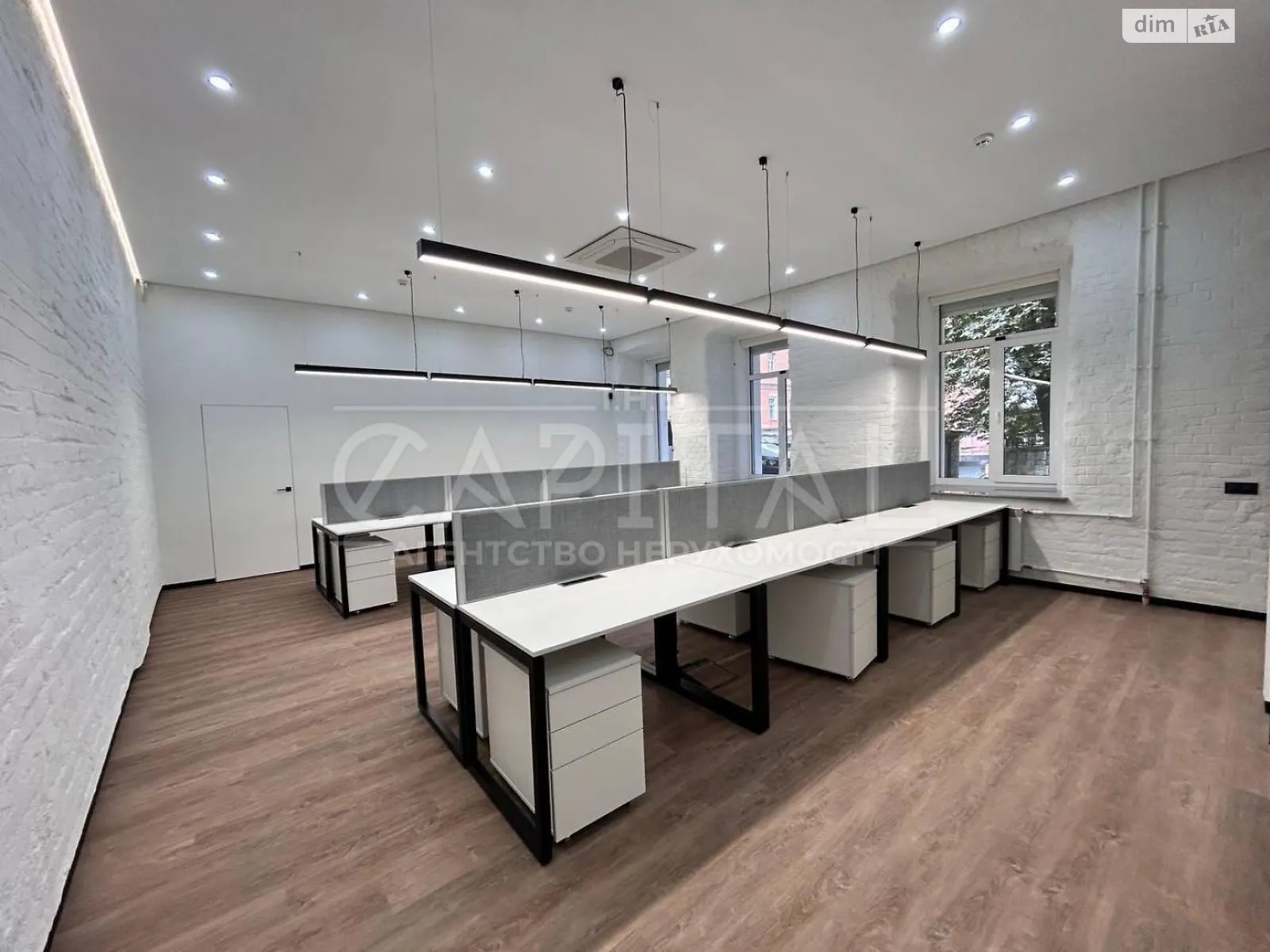 Сдается в аренду офис 81 кв. м в бизнес-центре, цена: 2430 $ - фото 1