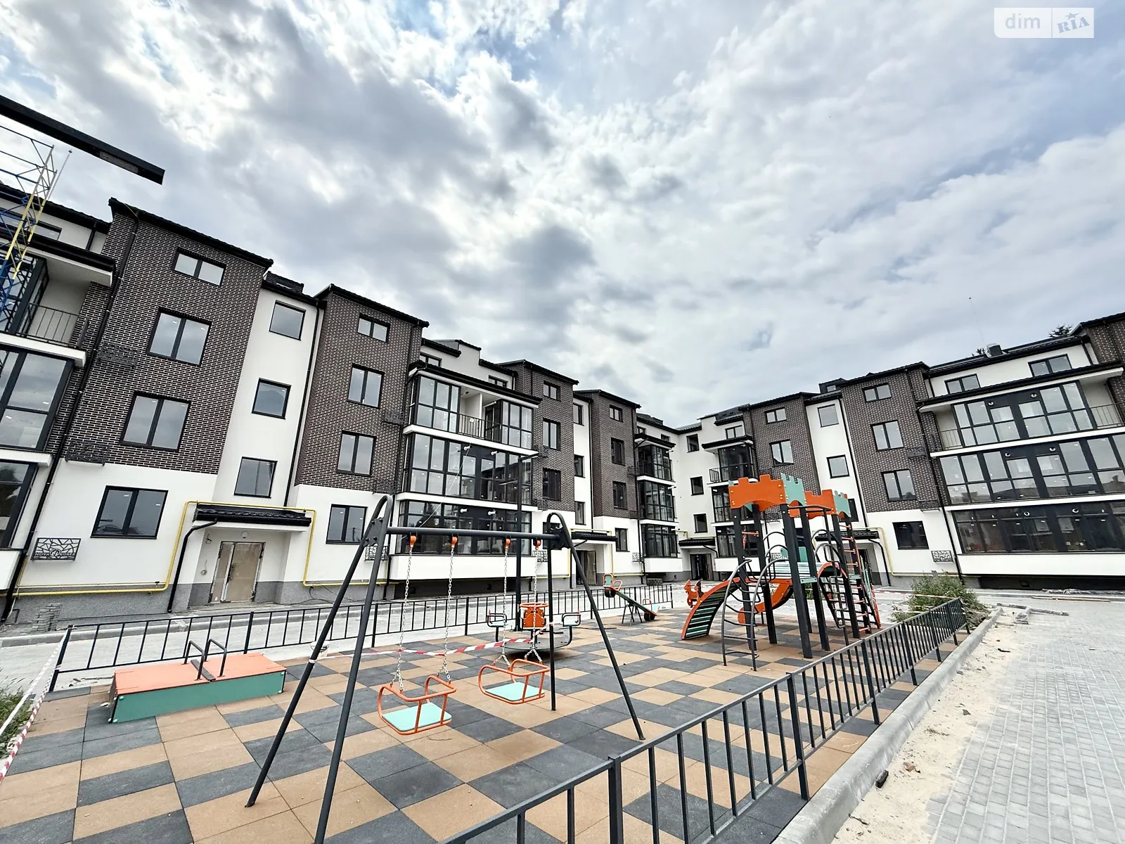Продается 2-комнатная квартира 59 кв. м в Виннице, ул. Євгения Патона - фото 1