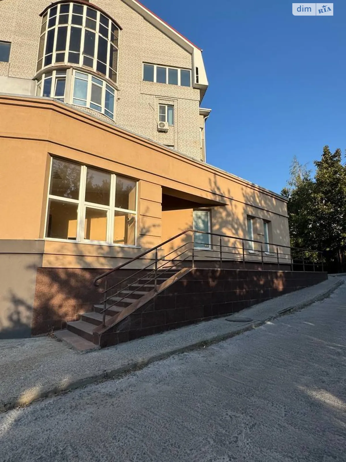 Сдается в аренду офис 400 кв. м в бизнес-центре, цена: 80000 грн - фото 1