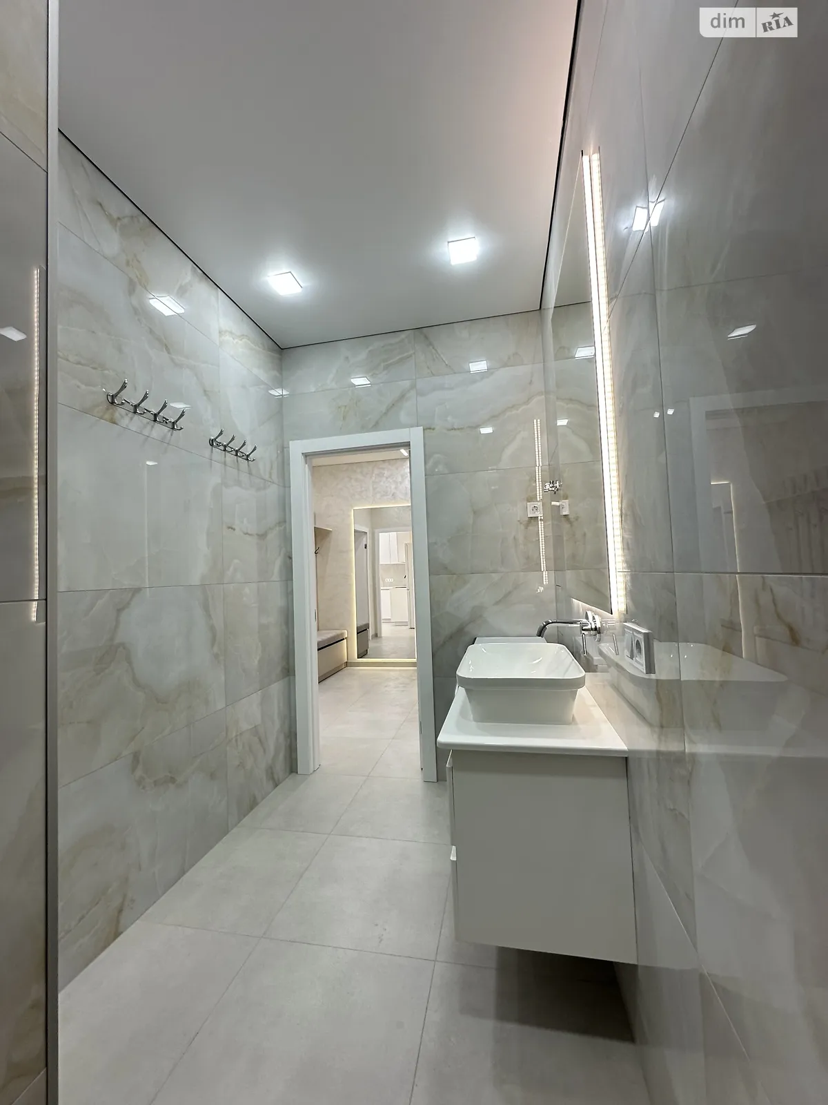 Продается 1-комнатная квартира 42.4 кв. м в Одессе, ул. Краснова, 1В - фото 1