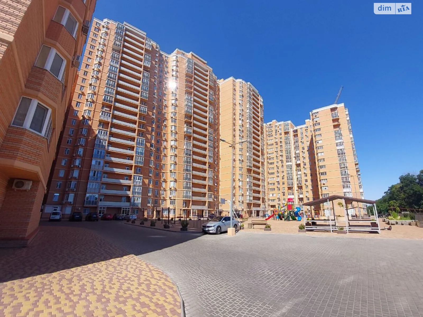 Продається 2-кімнатна квартира 72 кв. м у Одесі, вул. Жаботинського - фото 1