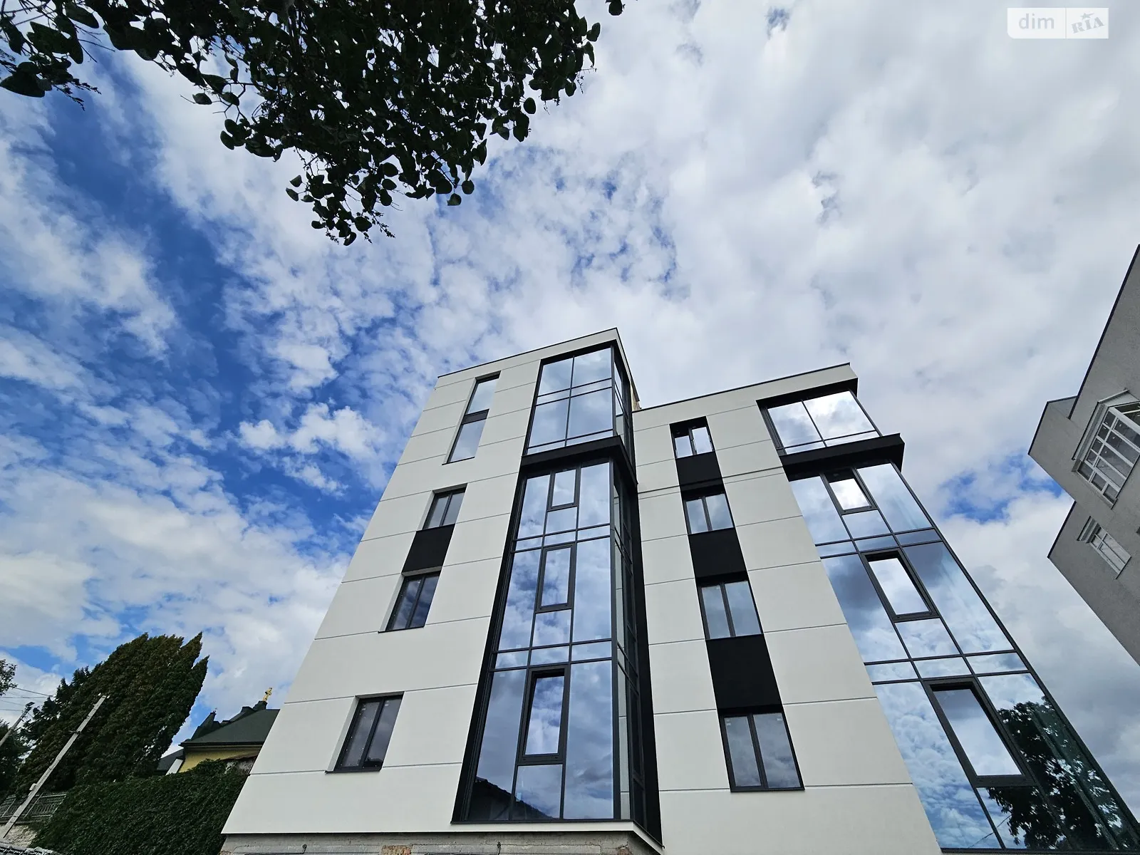 3-комнатная квартира 117 кв. м в Тернополе, ул. Урожайная, 1 - фото 1