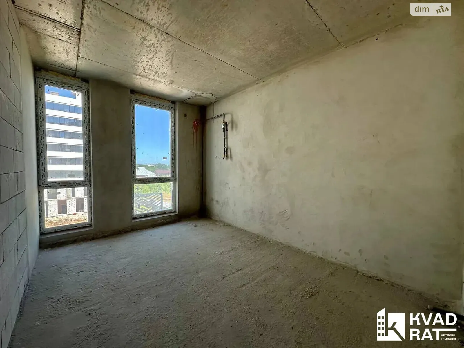 Продается 2-комнатная квартира 60.8 кв. м в Ивано-Франковске, ул. Надречная, 1 - фото 1