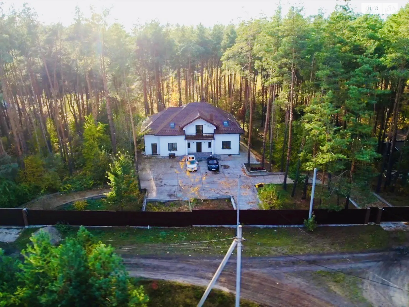 Здається в оренду будинок 2 поверховий 300 кв. м з каміном, цена: 3800 € - фото 1