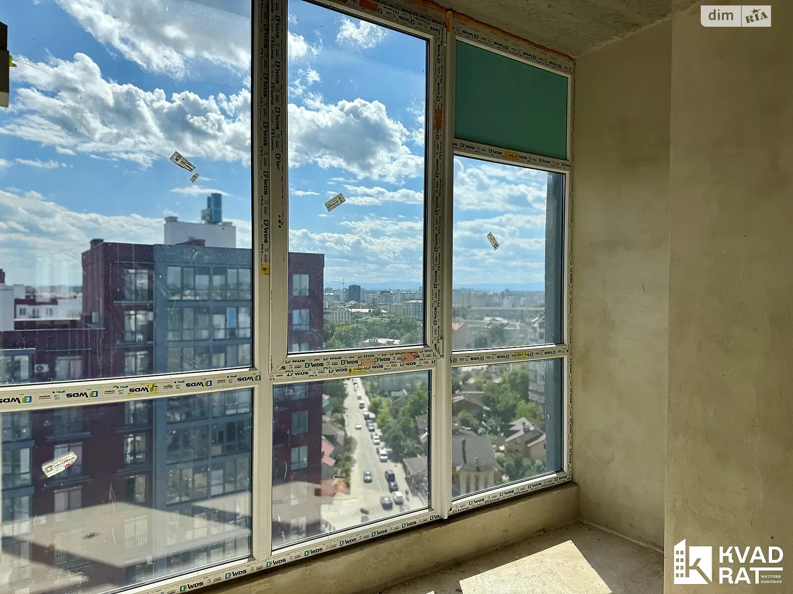 Продается 2-комнатная квартира 150 кв. м в Ивано-Франковске, ул. Княгинин, 44 - фото 1