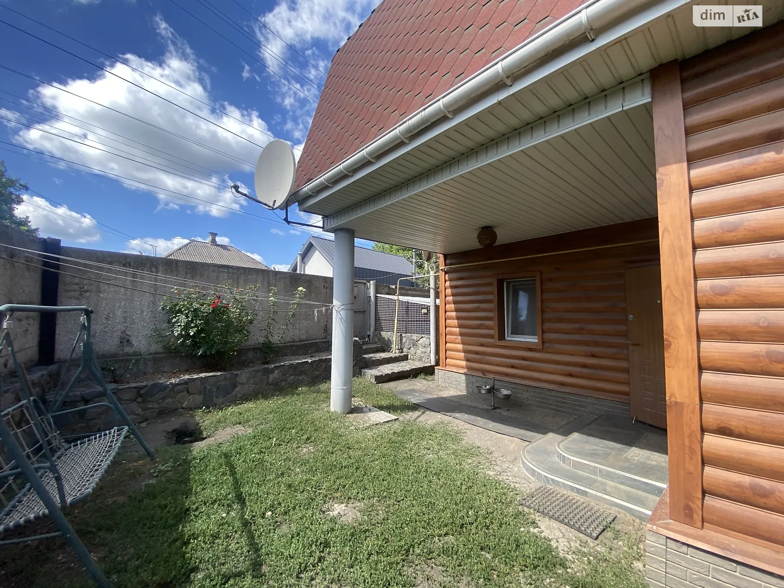 Продается дом на 2 этажа 154.3 кв. м с бассейном, цена: 98000 $ - фото 1