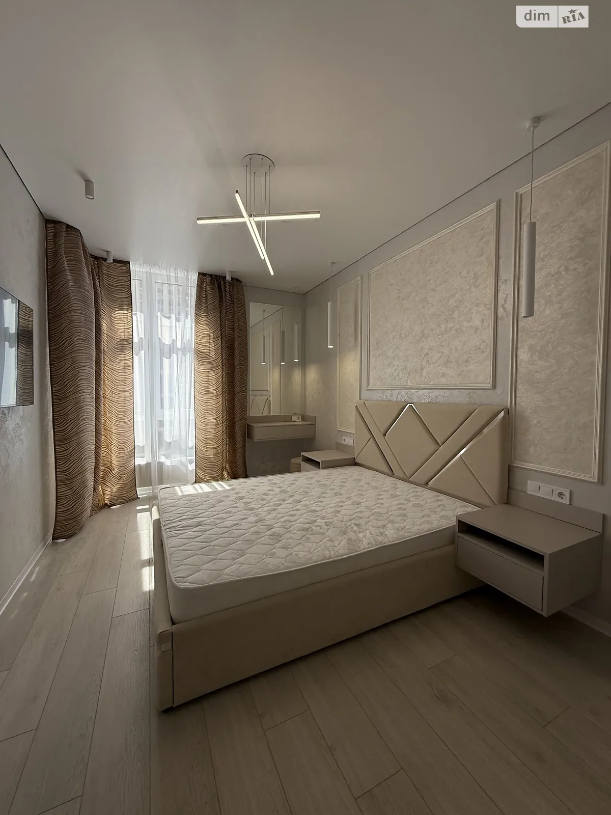 Продается 1-комнатная квартира 42 кв. м в Одессе, ул. Краснова, 1В - фото 1