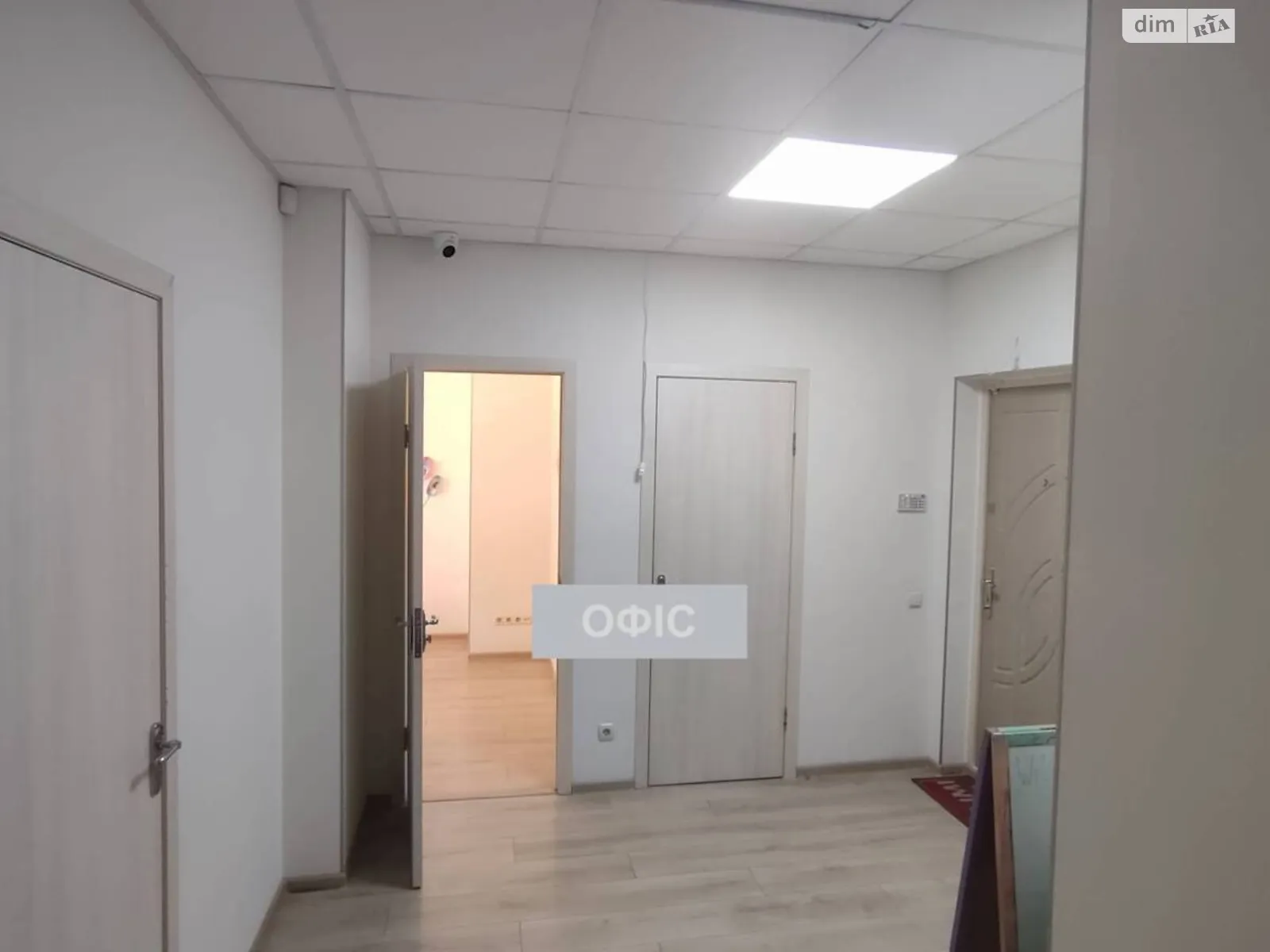 Продается помещения свободного назначения 68.9 кв. м в 19-этажном здании, цена: 75000 $ - фото 1