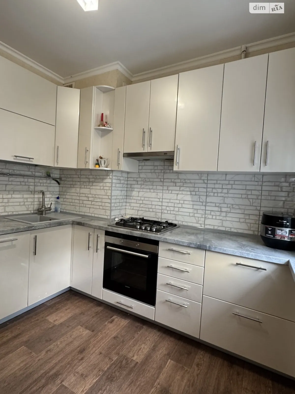 Продается 2-комнатная квартира 50 кв. м в Белой Церкви, просп. Независимости - фото 1