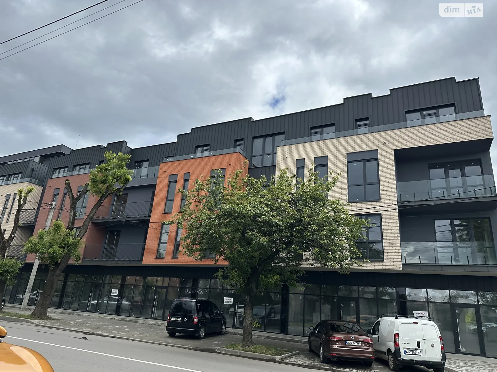 Продається 2-кімнатна квартира 62 кв. м у Ужгороді, вул. Собранецька, 98 - фото 1