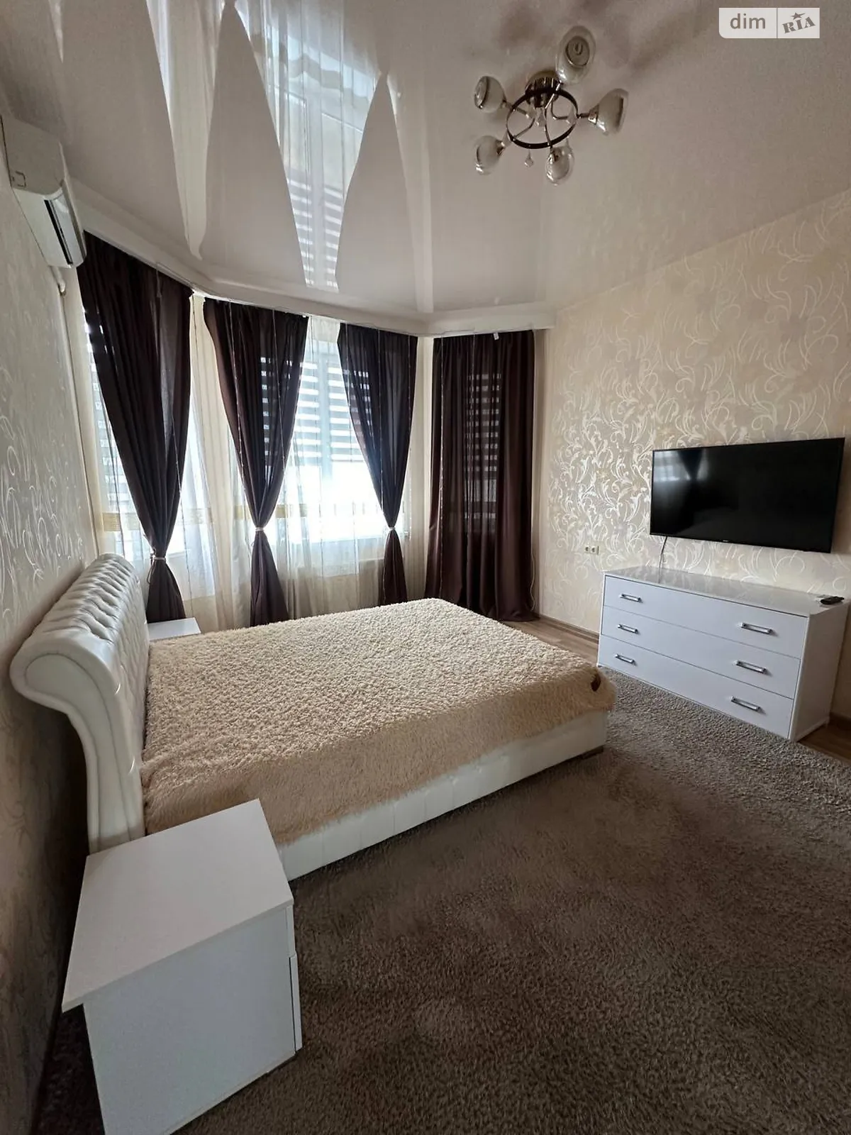 Сдается в аренду 1-комнатная квартира 50 кв. м в Одессе, ул. Академика Заболотного, 63/1 - фото 1