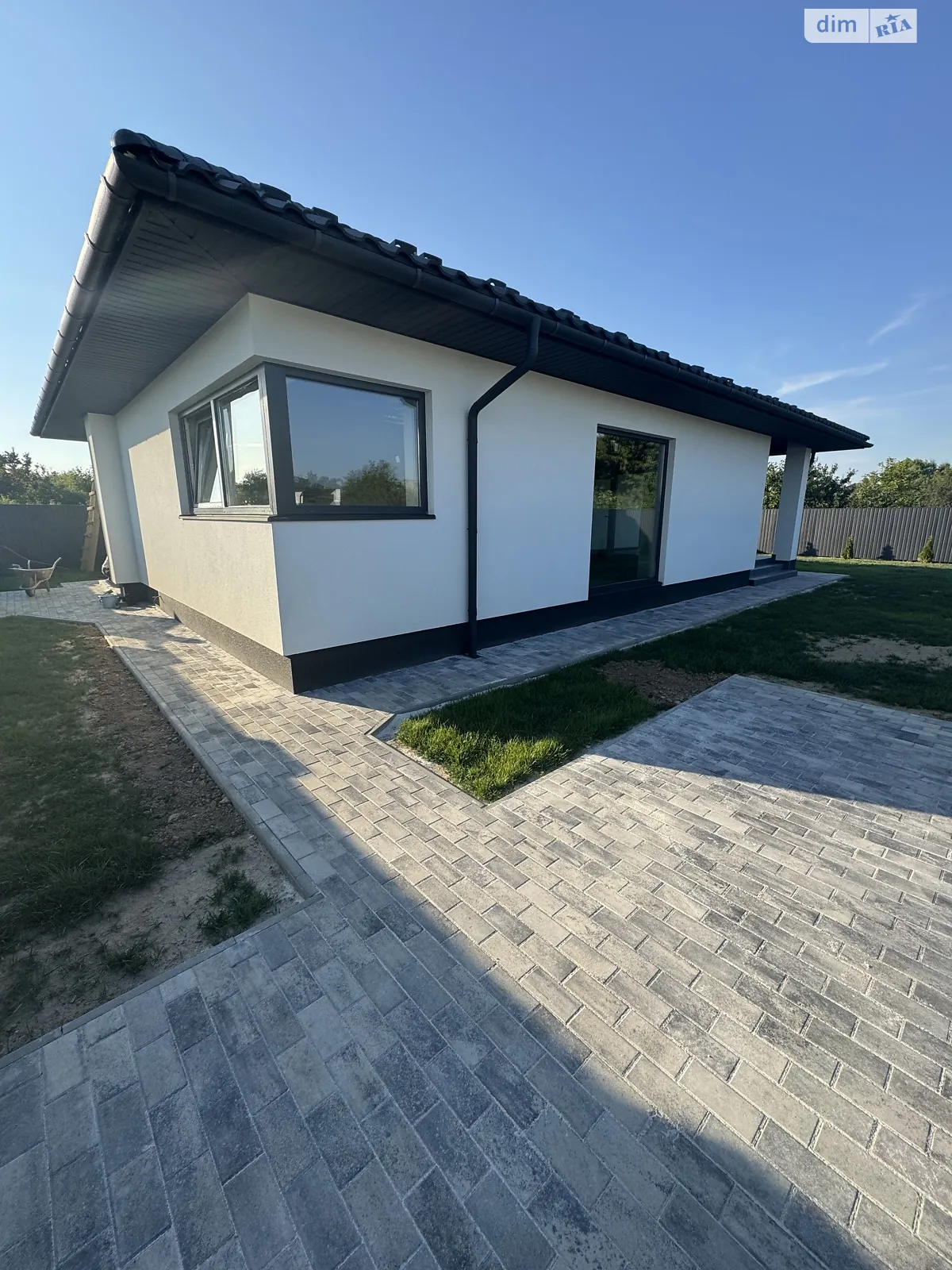 Продается одноэтажный дом 137 кв. м с подвалом, цена: 150000 $ - фото 1