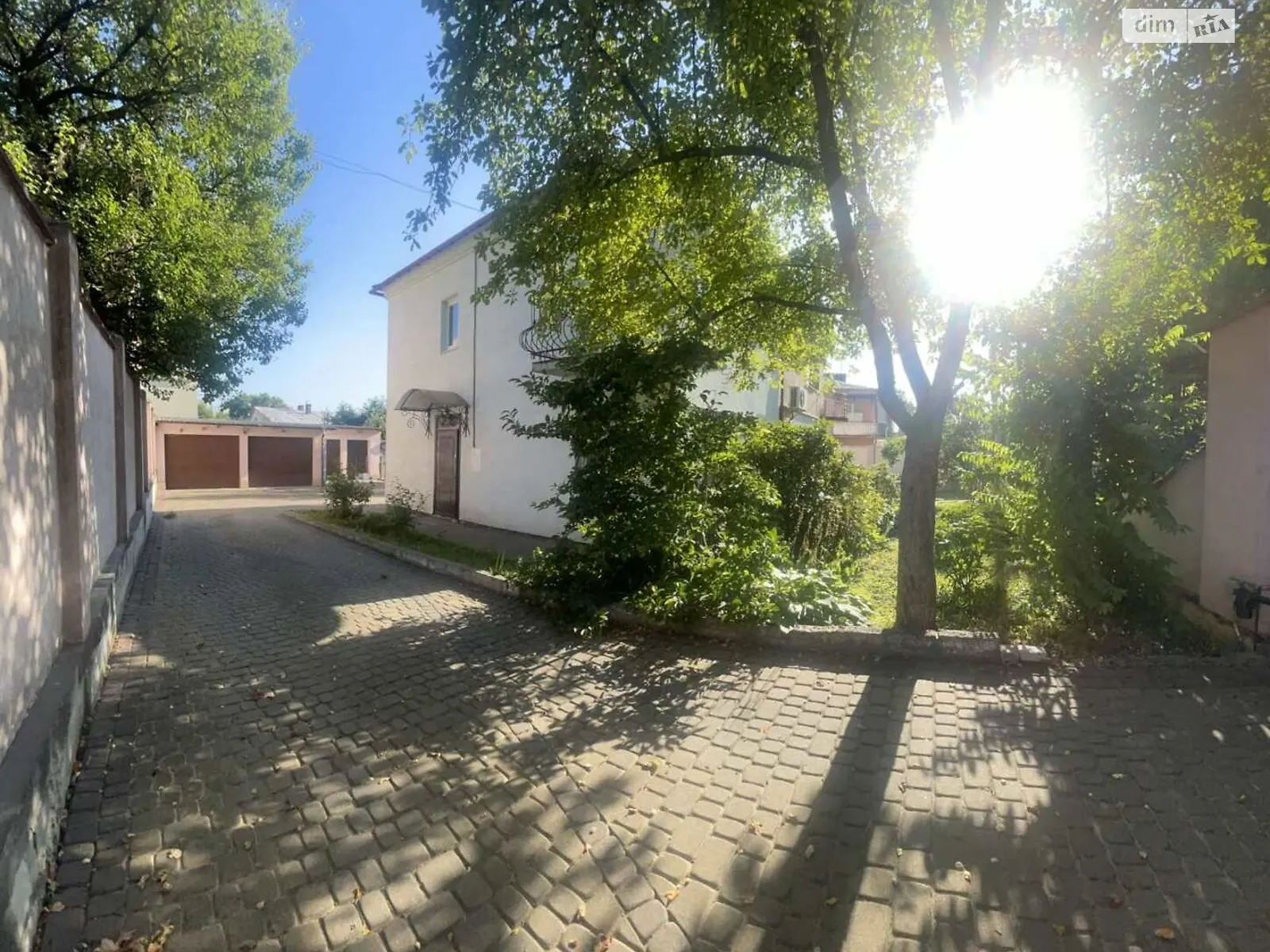 Сдается в аренду дом на 2 этажа 110 кв. м с террасой, цена: 1000 $ - фото 1