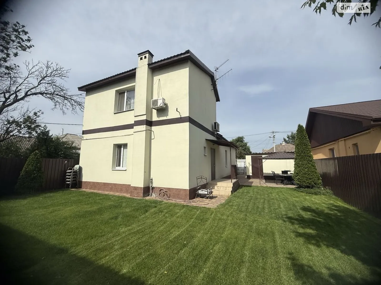 Продается дом на 2 этажа 110 кв. м с беседкой, цена: 72000 $ - фото 1