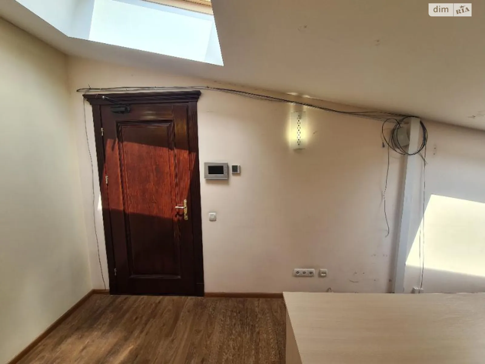 Сдается в аренду офис 64 кв. м в бизнес-центре, цена: 25000 грн - фото 1