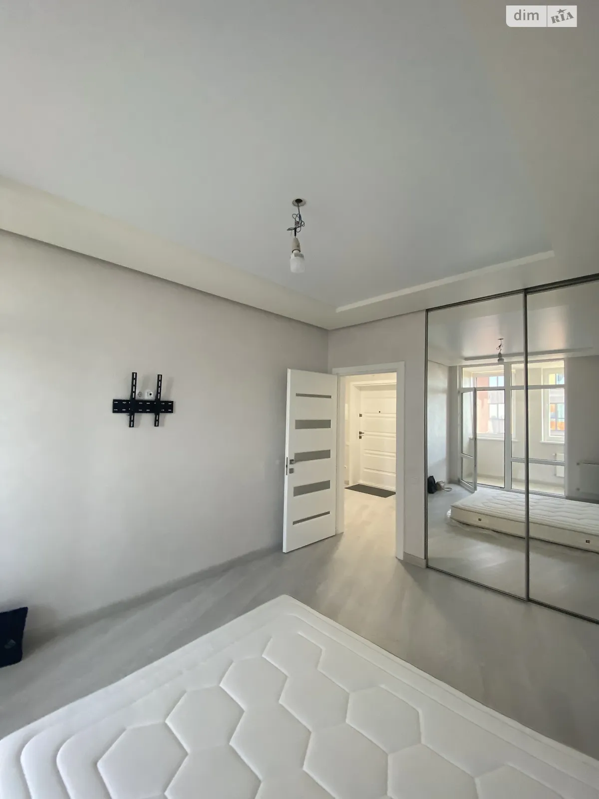 Продается 1-комнатная квартира 51.8 кв. м в Житомире, пр. Шпаковский - фото 1