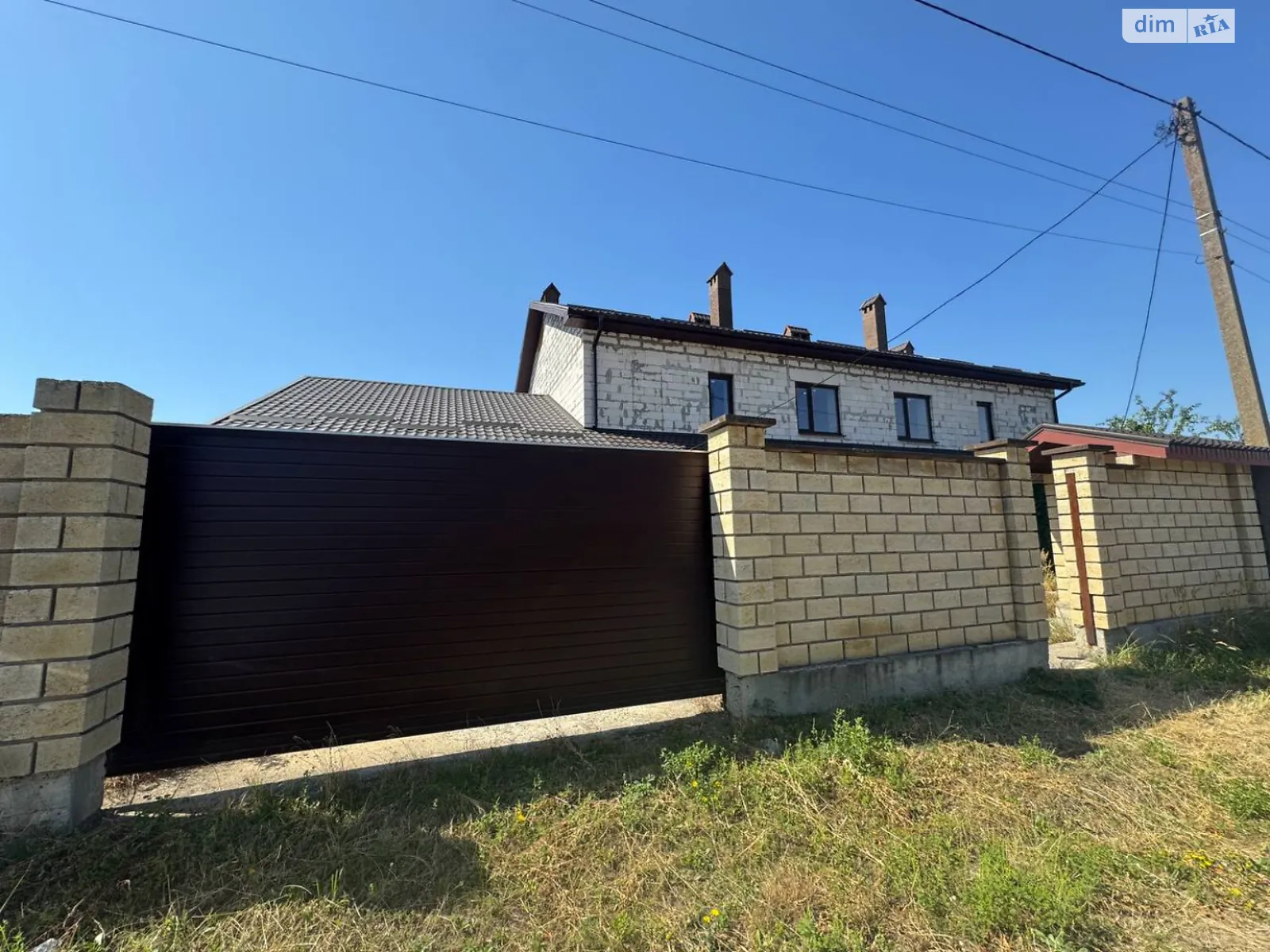 Продается дом на 2 этажа 320 кв. м с бассейном, цена: 130000 $ - фото 1