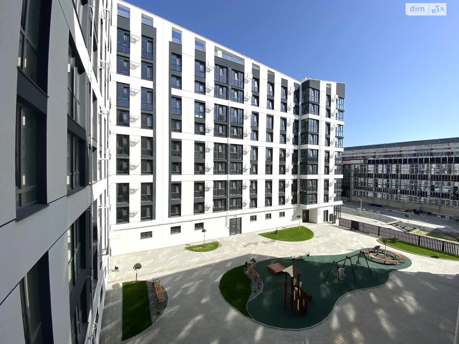 Продается 2-комнатная квартира 72 кв. м в Ровно, ул. Галицкого Данилы, 25 - фото 1