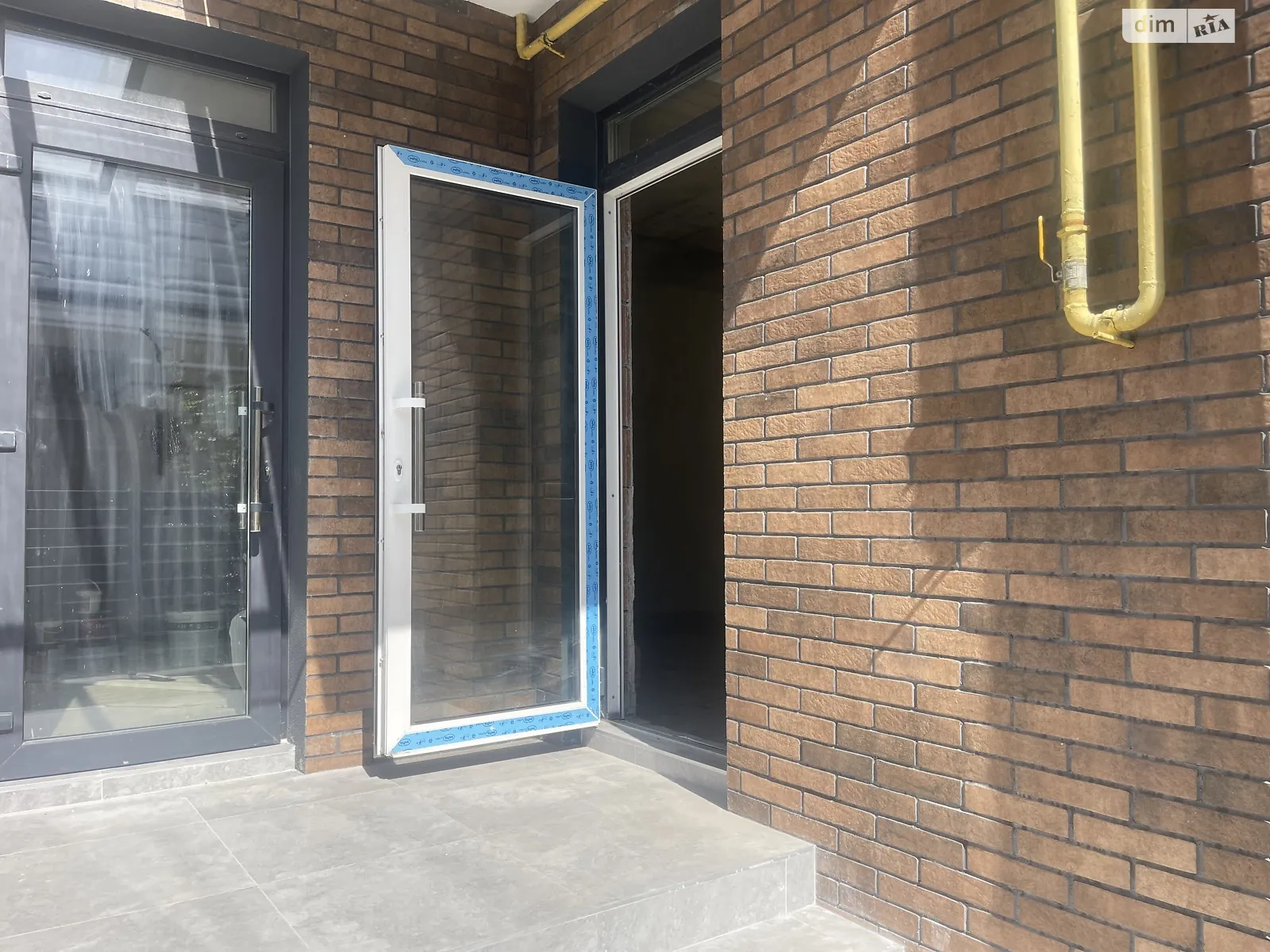 Продается офис 44 кв. м в бизнес-центре, цена: 55000 $ - фото 1