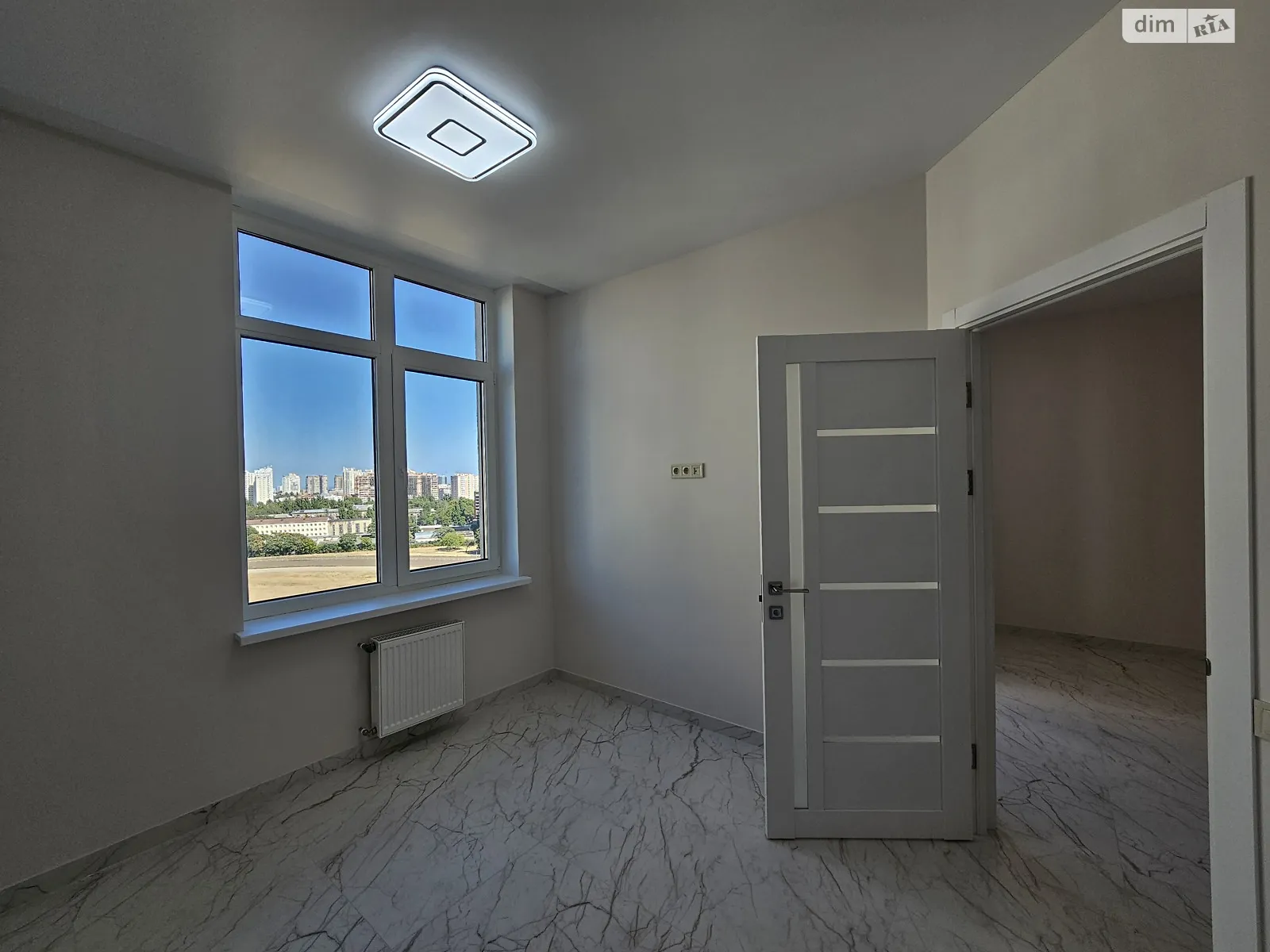 Продается 1-комнатная квартира 43 кв. м в Одессе, ул. Краснова - фото 1