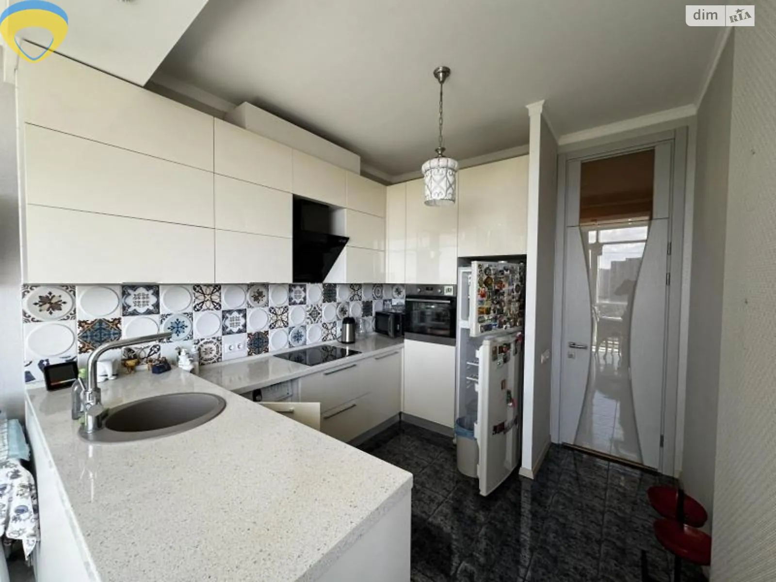 Продається 2-кімнатна квартира 94.5 кв. м у Одесі, вул. Армійська - фото 1