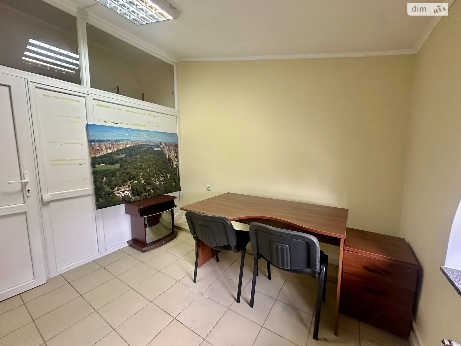 Сдается в аренду офис 8 кв. м в бизнес-центре, цена: 3500 грн - фото 1