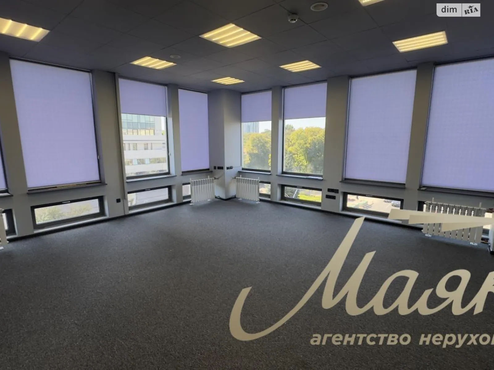 Сдается в аренду офис 146 кв. м в бизнес-центре, цена: 1480 $ - фото 1
