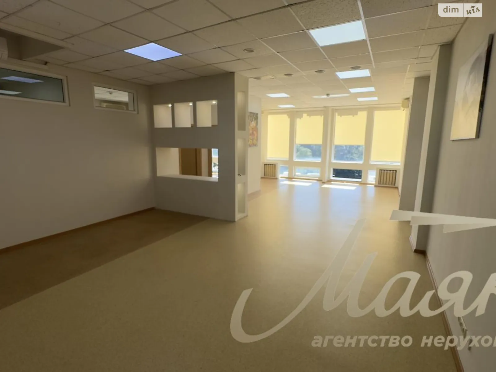 Сдается в аренду офис 139 кв. м в бизнес-центре, цена: 1180 $ - фото 1