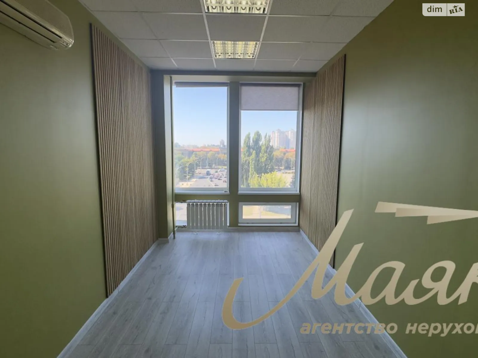 Сдается в аренду офис 88 кв. м в бизнес-центре, цена: 745 $ - фото 1
