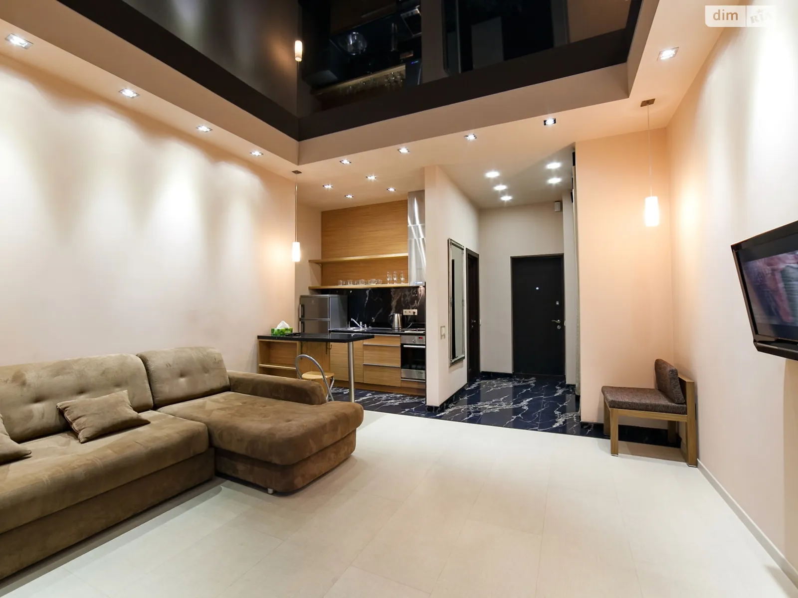 Сдается в аренду 1-комнатная квартира 50 кв. м в Одессе, плато Аркадийское(Гагаринское), 5/3 - фото 1