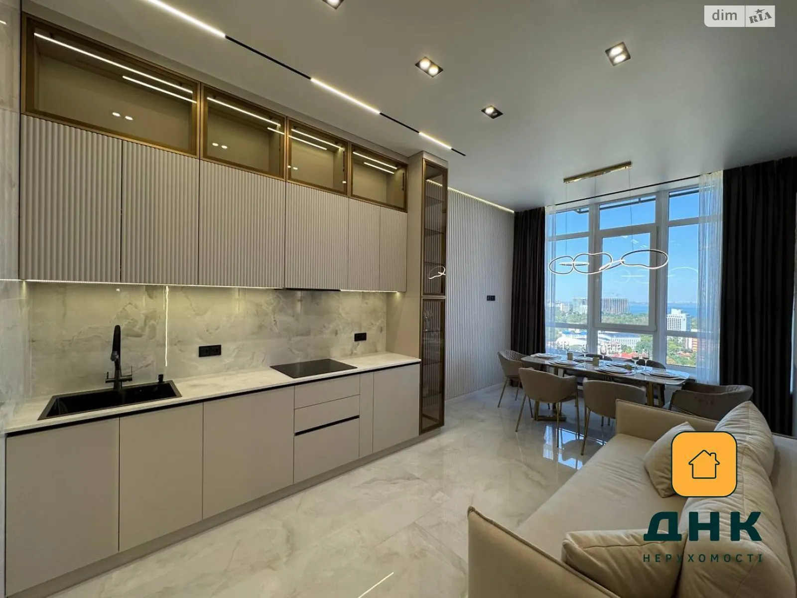 Продається 2-кімнатна квартира 81 кв. м у Одесі, пров. Курортний, 2 - фото 1