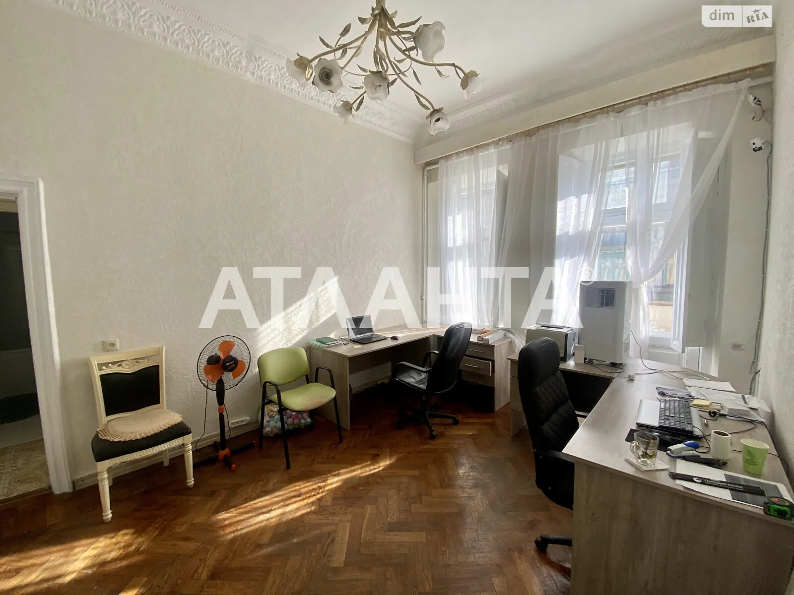 Продается 3-комнатная квартира 65 кв. м в Одессе, ул. Бориса Литвака - фото 1