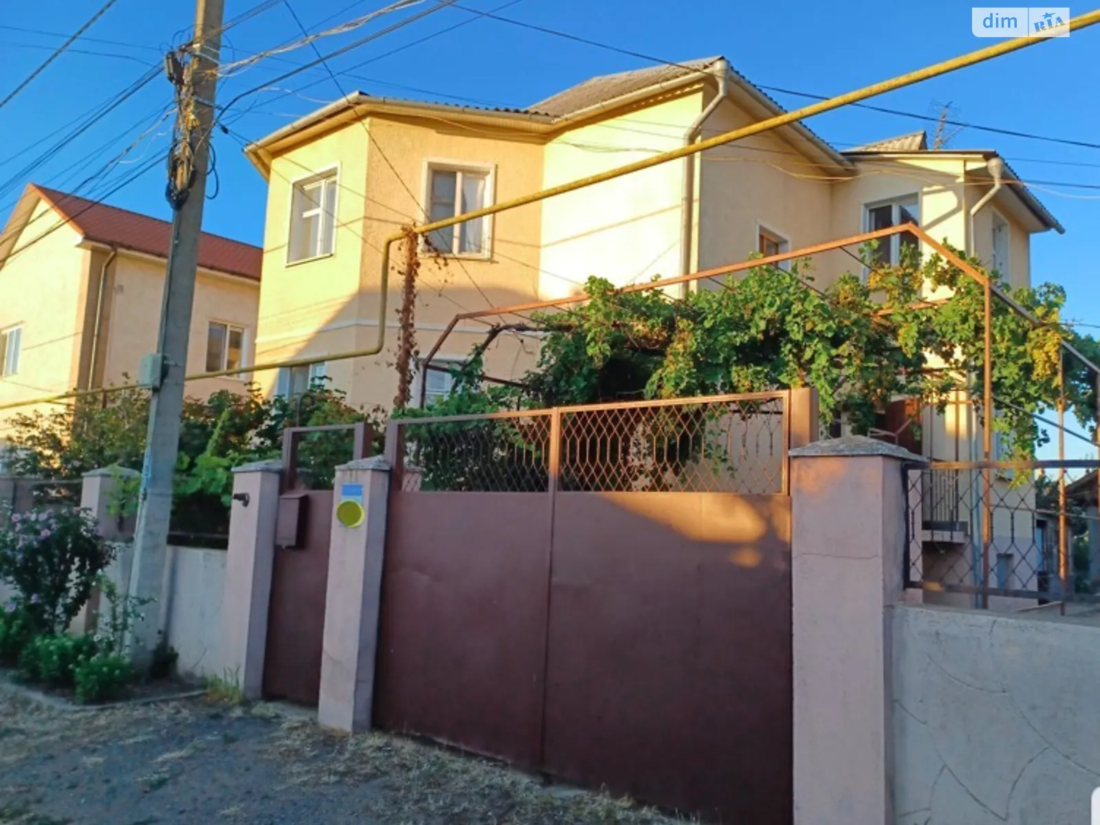 Продается дом на 2 этажа 252.8 кв. м с участком, цена: 115000 $ - фото 1