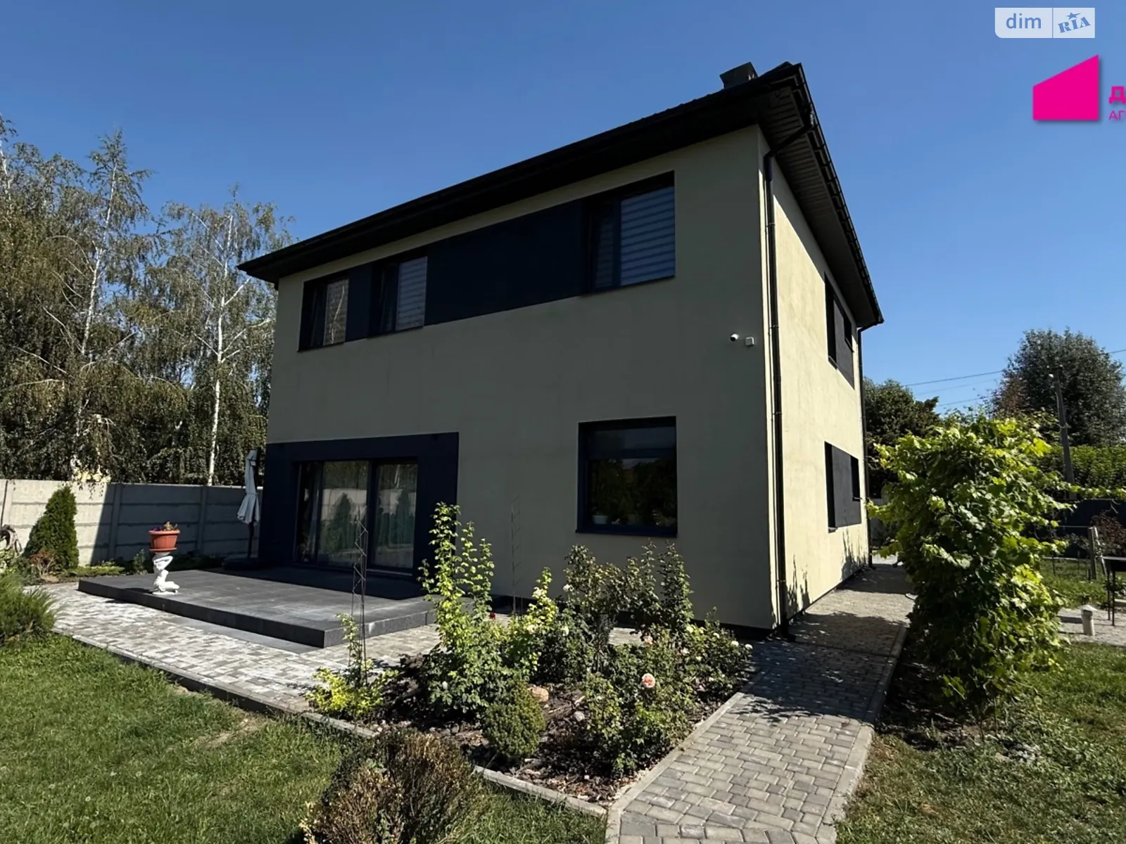 Сдается в аренду дом на 2 этажа 165 кв. м с подвалом, цена: 1600 $ - фото 1
