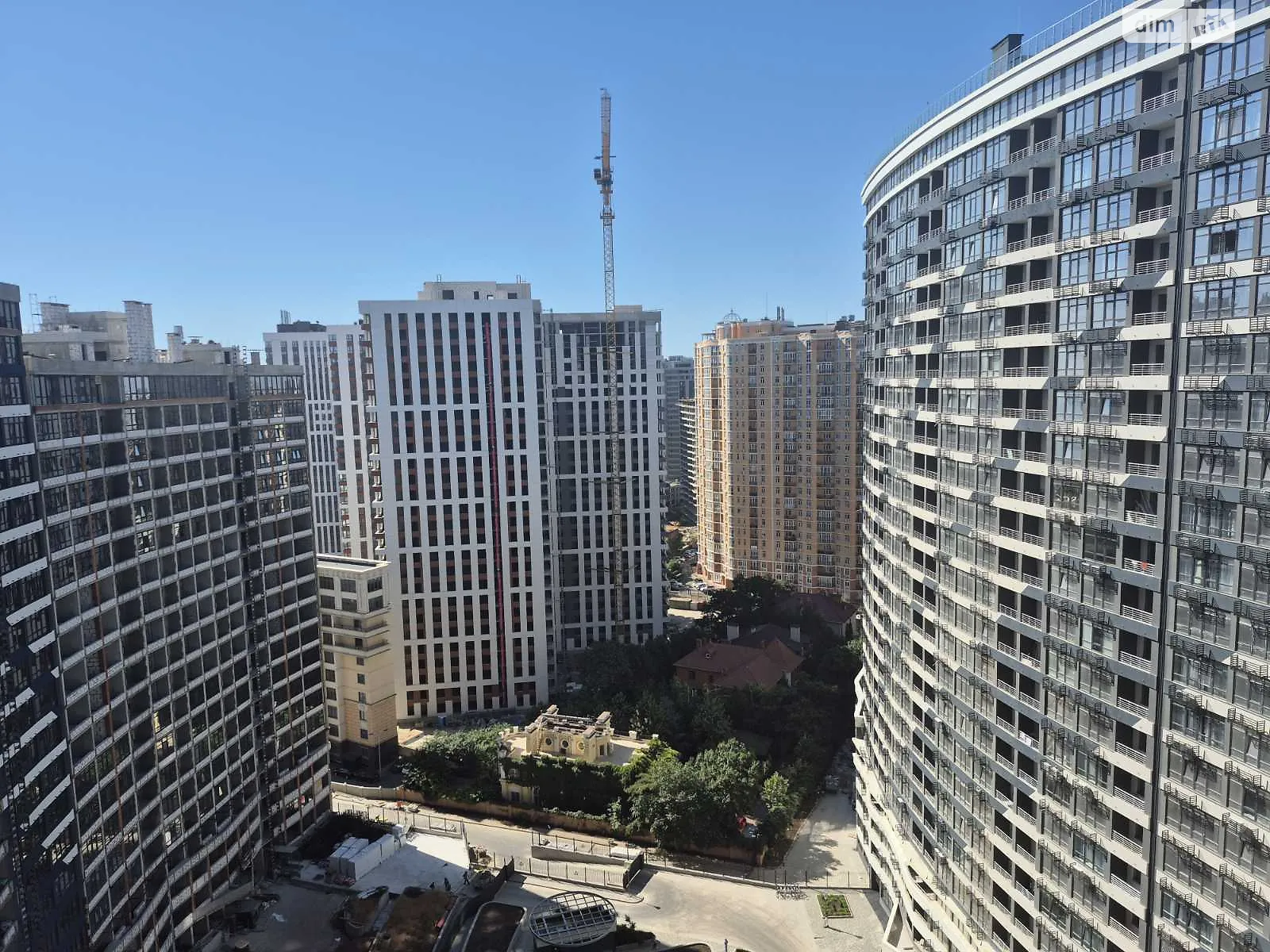 Продается 1-комнатная квартира 48 кв. м в Одессе, пер. Курортный, 2 - фото 1