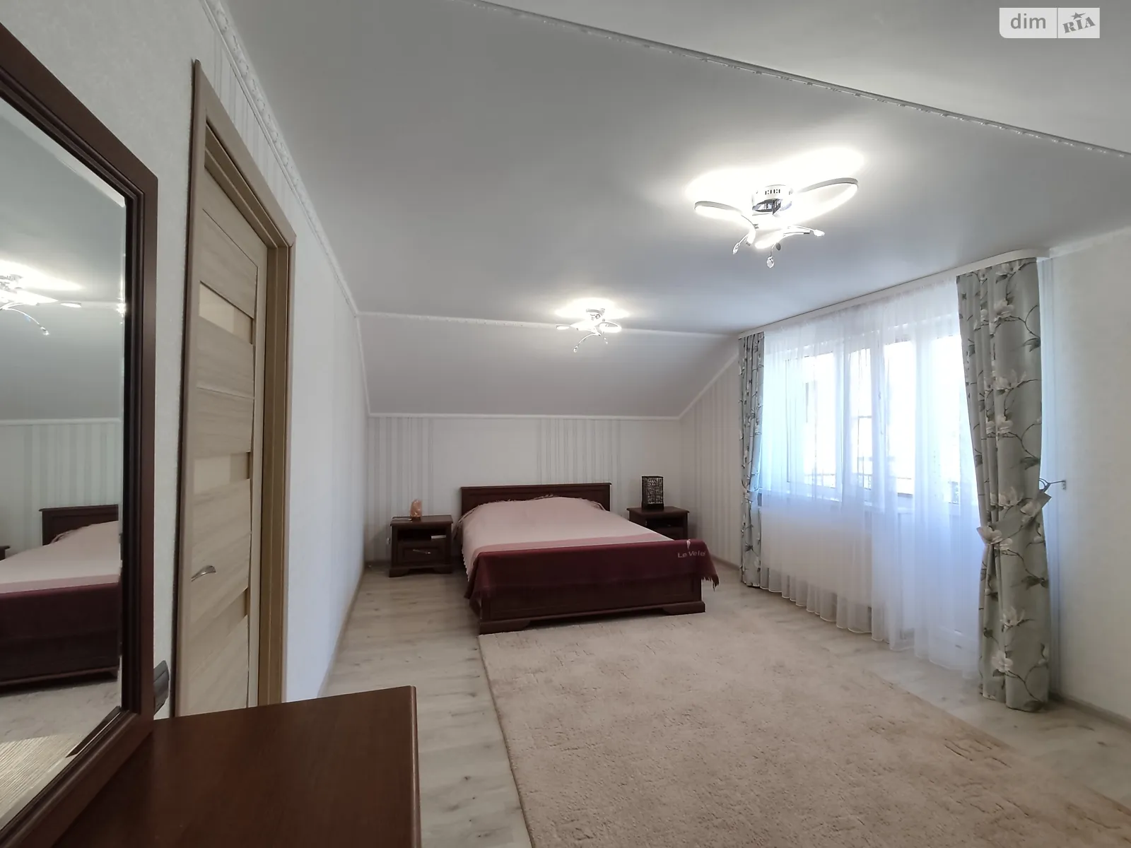 Продается дом на 2 этажа 180 кв. м с участком, цена: 120000 $ - фото 1