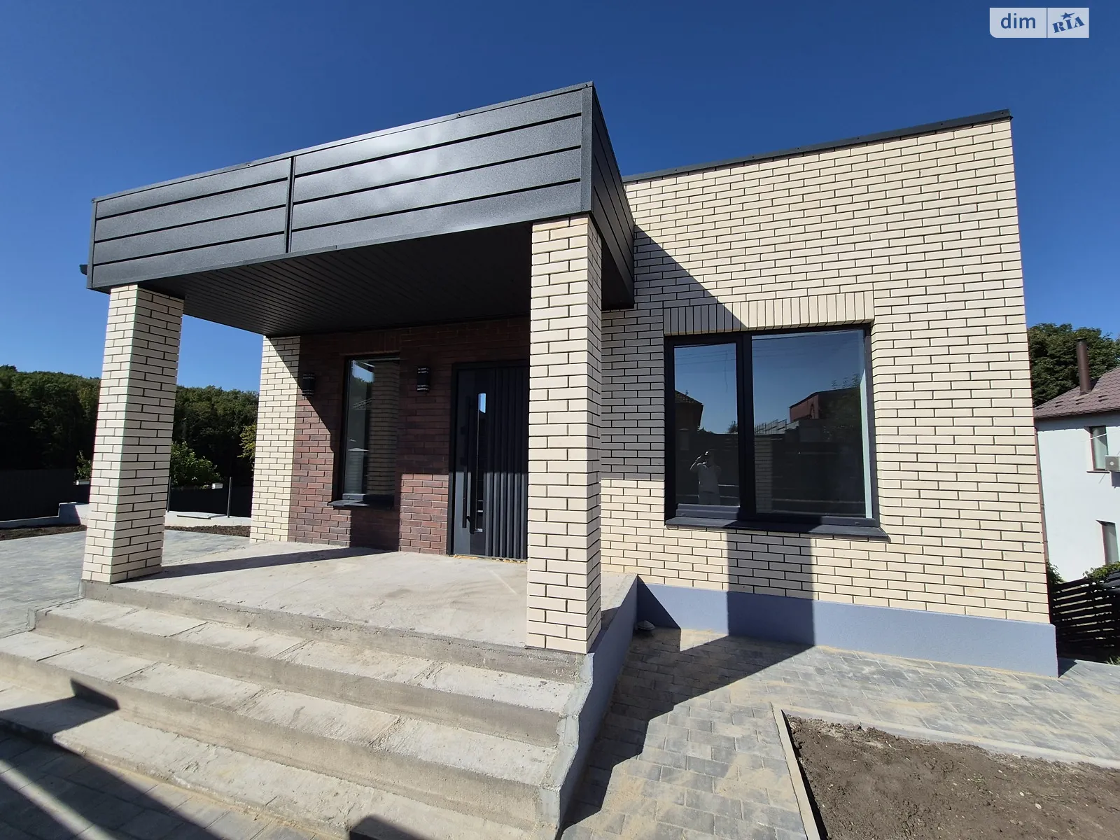 Продается дом на 2 этажа 163 кв. м с гаражом, цена: 165000 $ - фото 1