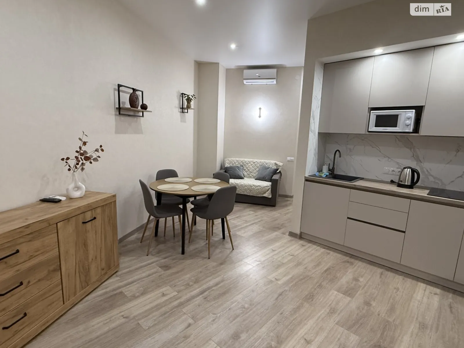 Сдается в аренду 1-комнатная квартира 40 кв. м в Одессе, Фонтанская дор., 118А/1 - фото 1