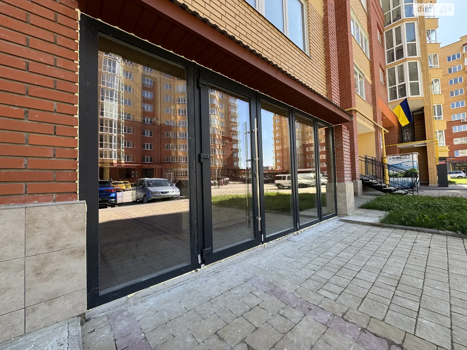 Здається в оренду приміщення вільного призначення 15 кв. м в 10-поверховій будівлі, цена: 300 $ - фото 1