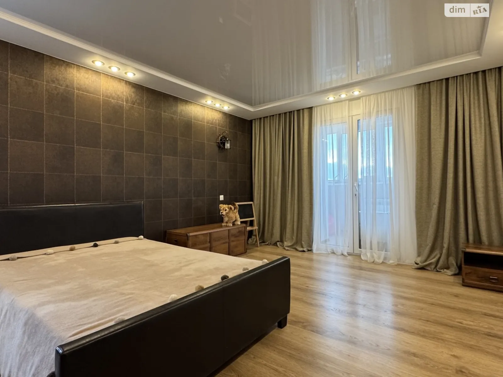 Продається 3-кімнатна квартира 107.7 кв. м у Житомирі, просп. Миру - фото 1