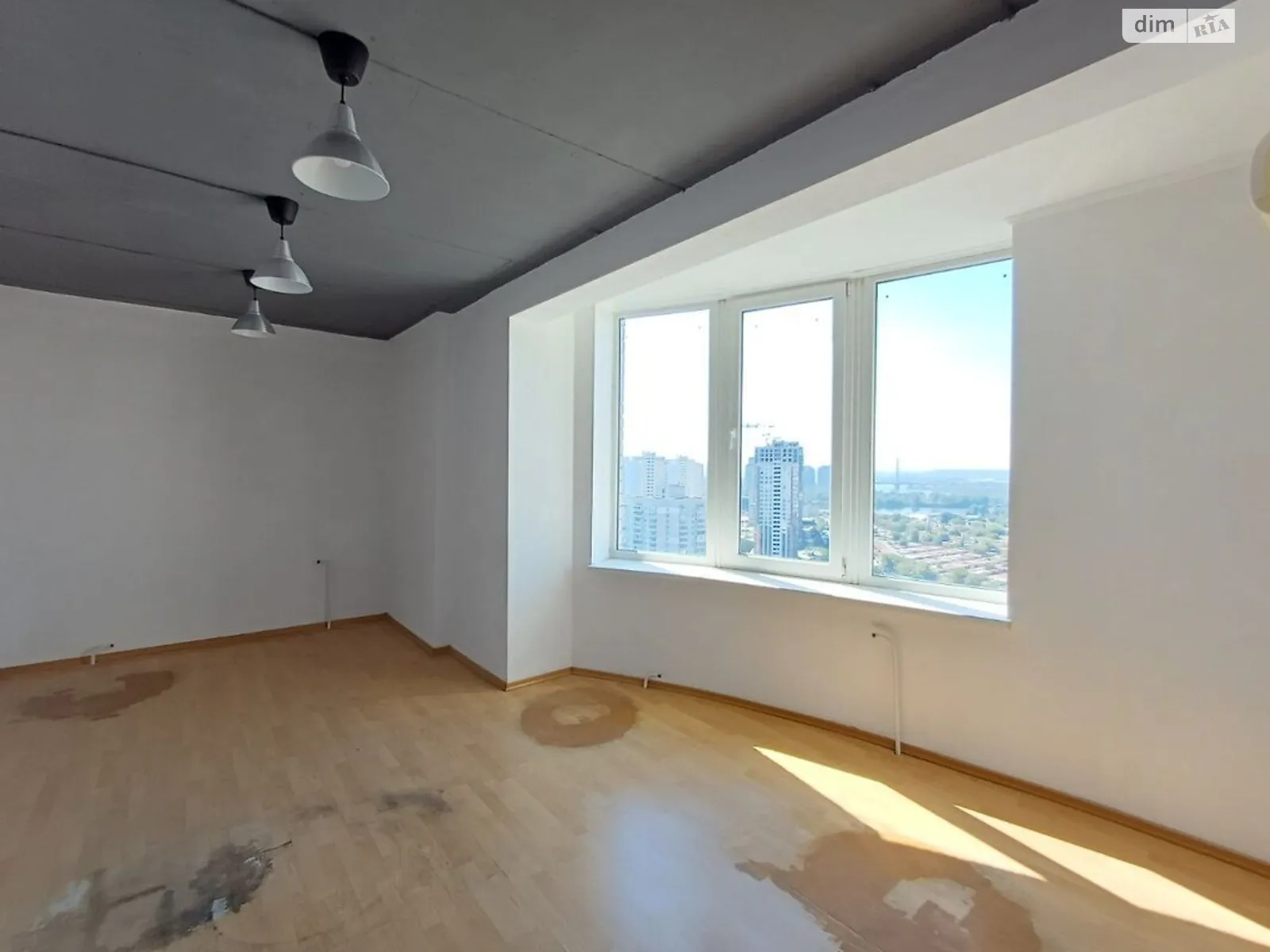 Сдается в аренду офис 170 кв. м в бизнес-центре, цена: 1500 $ - фото 1