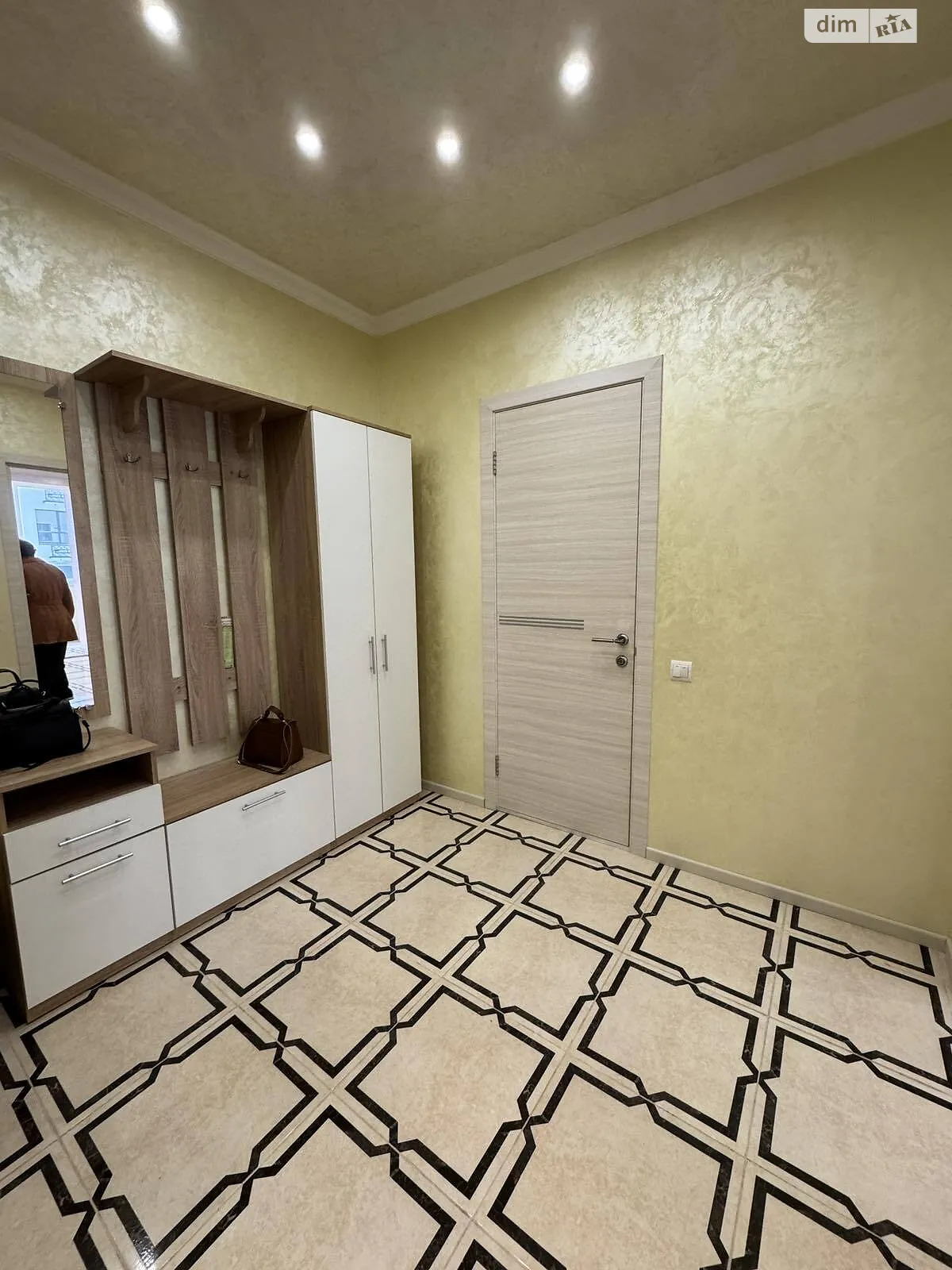 Продается 1-комнатная квартира 50 кв. м в Хмельницком, ул. Панаса Мирного, 11 - фото 1