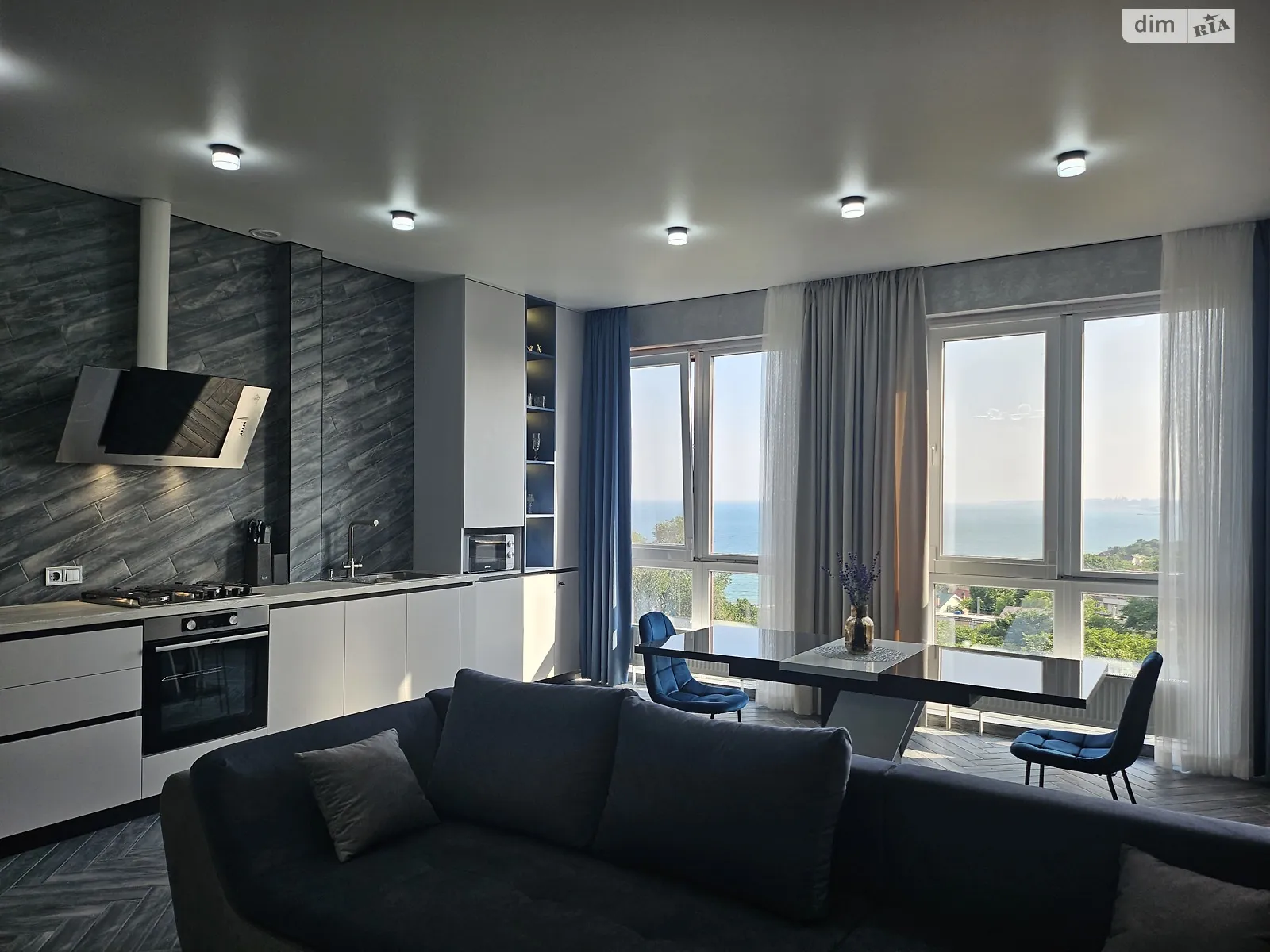 Сдается в аренду 2-комнатная квартира 90 кв. м в Одессе, ул. Дача Ковалевского, 91 - фото 1