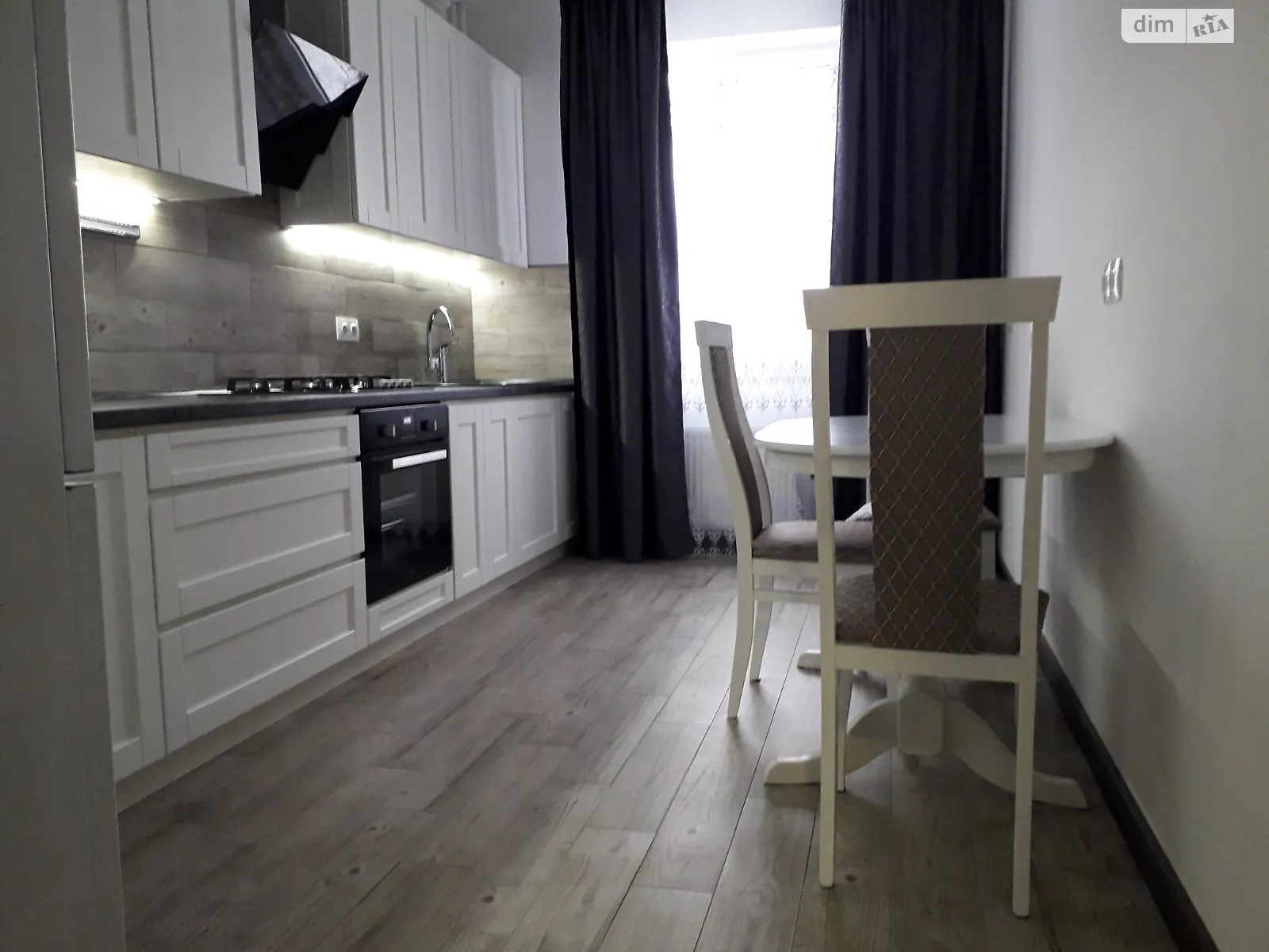 Продається 1-кімнатна квартира 53.8 кв. м у Львові, вул. Хлібна, 4А - фото 1