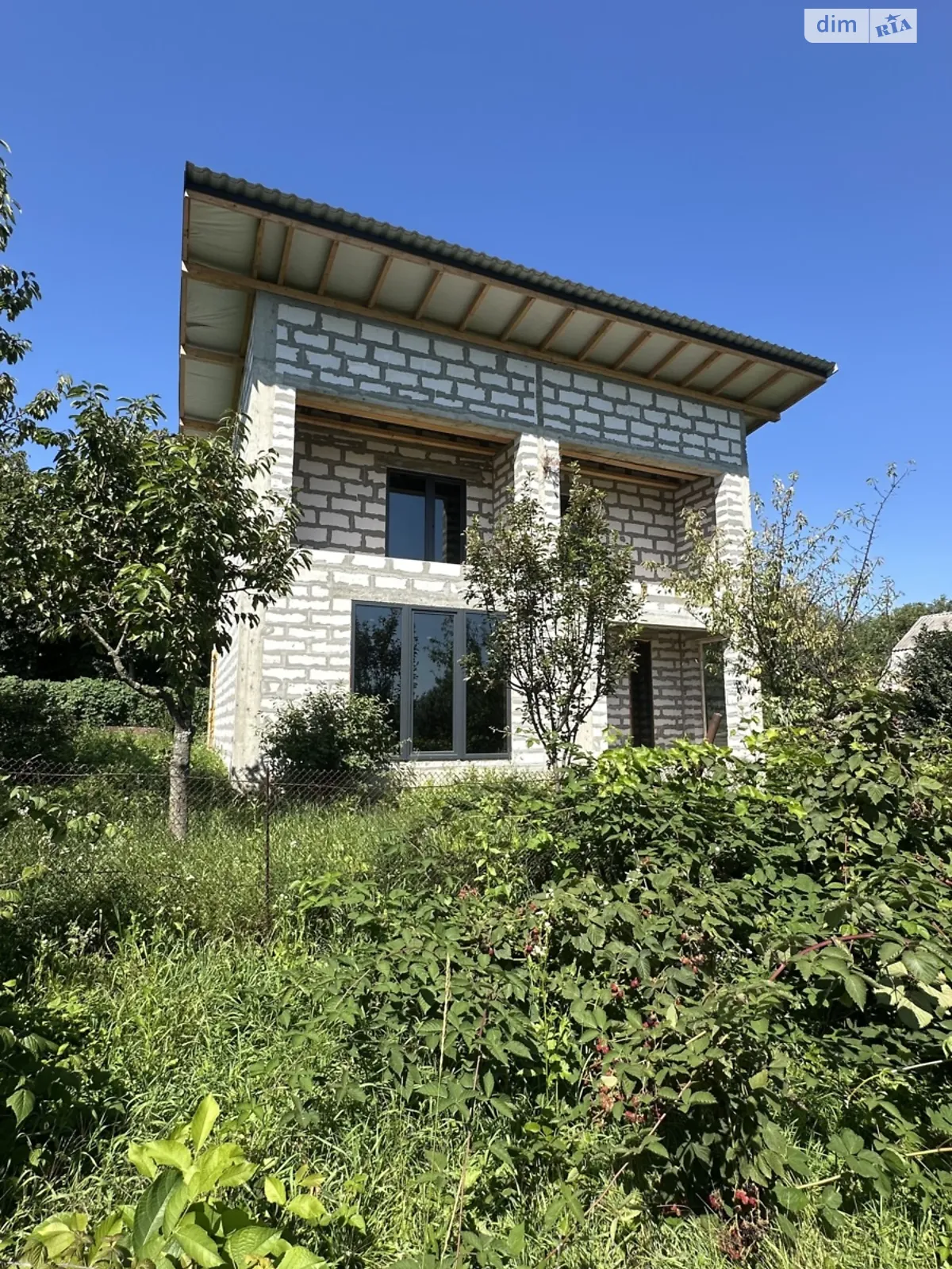 Продается дом на 2 этажа 150 кв. м с гаражом, цена: 98000 $ - фото 1