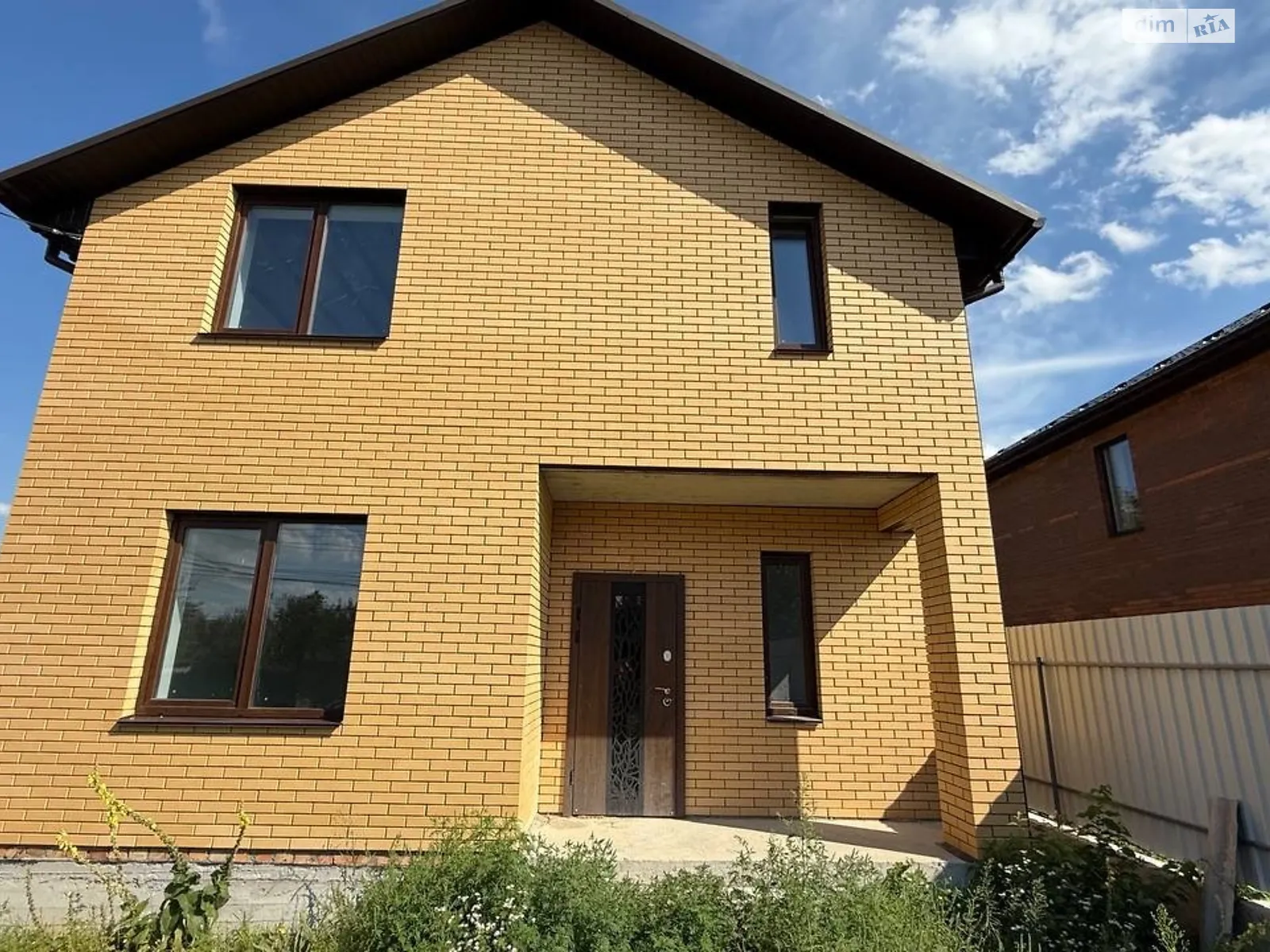 Продается дом на 2 этажа 120 кв. м с подвалом, цена: 125000 $ - фото 1