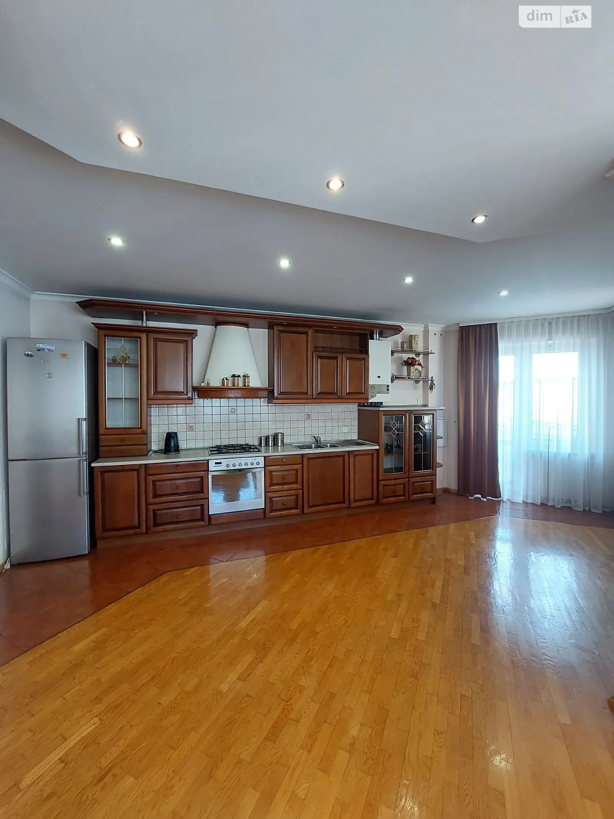 3-комнатная квартира 115 кв. м в Луцке, ул. Крылова - фото 1