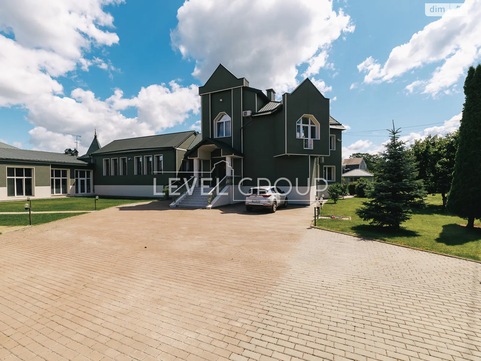 Продается дом на 2 этажа 562 кв. м с баней/сауной, цена: 450000 $ - фото 1